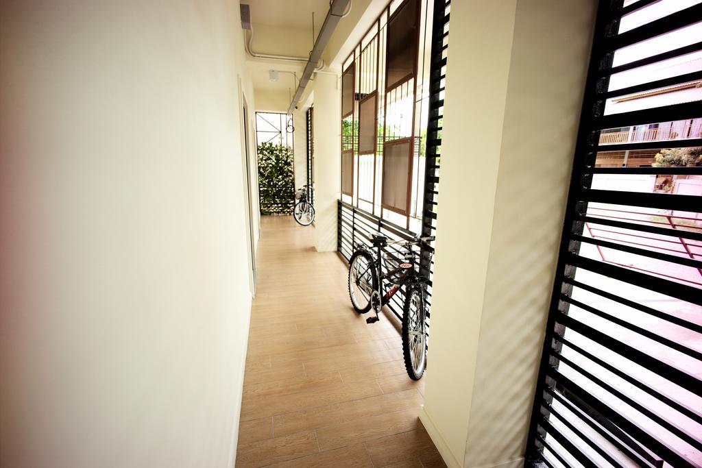 26 Bed And Coffee Aparthotel Bangsaen Exteriör bild
