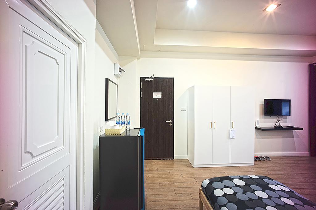 26 Bed And Coffee Aparthotel Bangsaen Exteriör bild