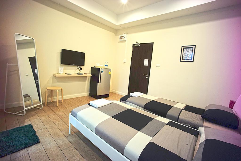 26 Bed And Coffee Aparthotel Bangsaen Exteriör bild