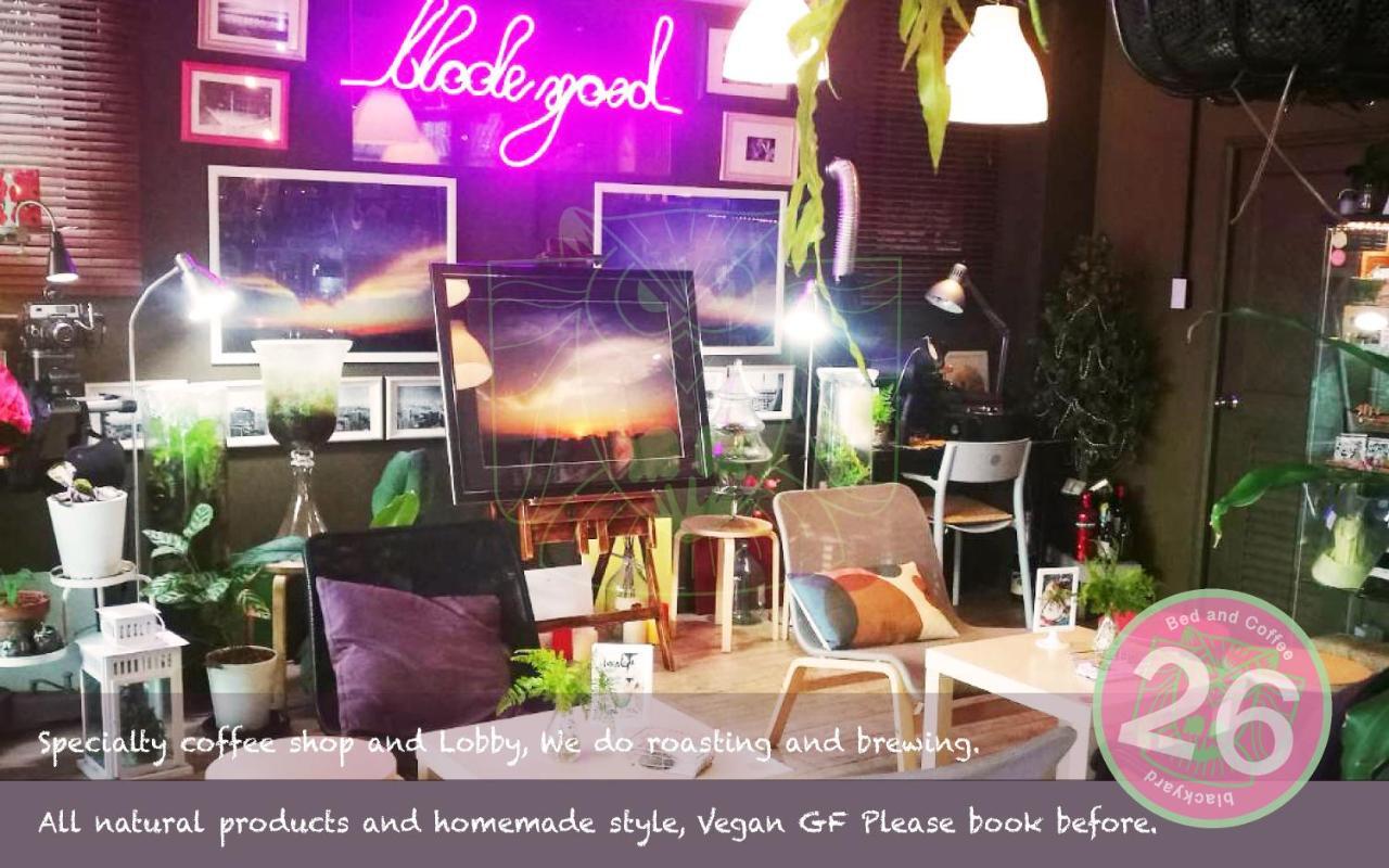 26 Bed And Coffee Aparthotel Bangsaen Exteriör bild